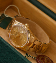 Afbeelding in Gallery-weergave laden, Rolex Oyster Perpetual Date 15238 + Box &amp; Papers (2005)
