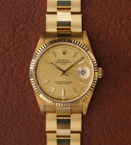 Rolex Oyster Perpetual Date 15238 + Box & Papers (2005)