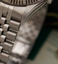 Load image into Gallery viewer, Rolex Datejust 16234 &#39;Silver dial&#39; + Box &amp; Papers (1997)
