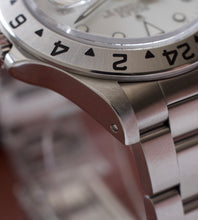 Load image into Gallery viewer, Rolex Explorer II 16570 &#39;Polar&#39; Creme Patina (1991) 
