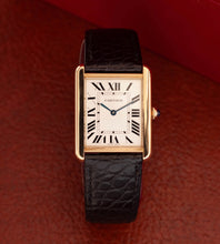 Afbeelding in Gallery-weergave laden, Cartier Tank Solo &#39;Large&#39; 2742 (18K Gold) Box + Papers
