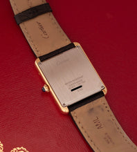 Afbeelding in Gallery-weergave laden, Cartier Tank Solo &#39;Large&#39; 2742 (18K Gold) Box + Papers
