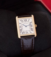 Afbeelding in Gallery-weergave laden, Cartier Tank Solo &#39;Large&#39; 3167 (Full-Set / 2019)
