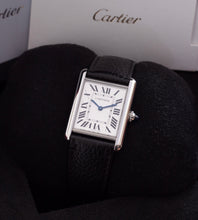 Afbeelding in Gallery-weergave laden, Cartier Tank Must &#39;Large&#39; (WSTA0041) 2023
