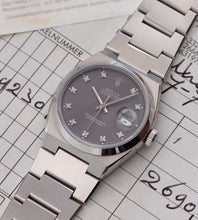 Afbeelding in Gallery-weergave laden, Rolex Datejust Oysterquartz 17000 &#39;Grey Diamond Dial&#39; + Dutch Invoice &amp; Full Service History (1979)
